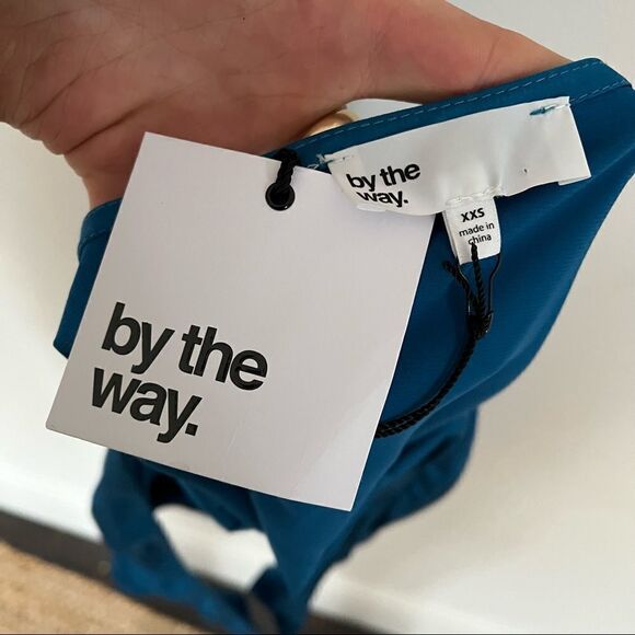 NEW ✨ Revolve By The Way Blue Satin V-neck Halter Top XXS - Picture 2 of 8